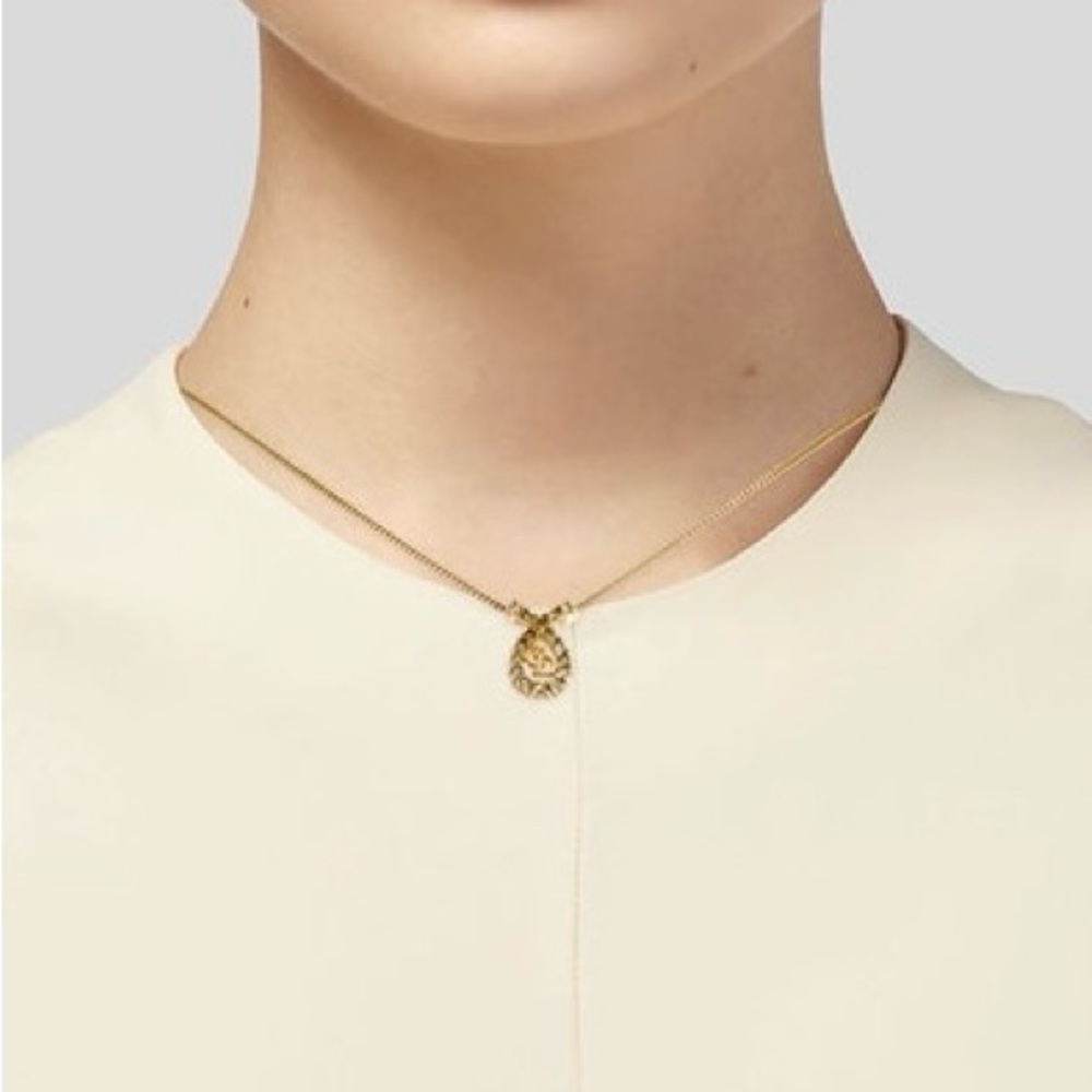 ✨🛍️ Christian Dior Gold-Tone Rhinestone CD Logo Teardrop Pendant Necklace - Picture 6 of 6